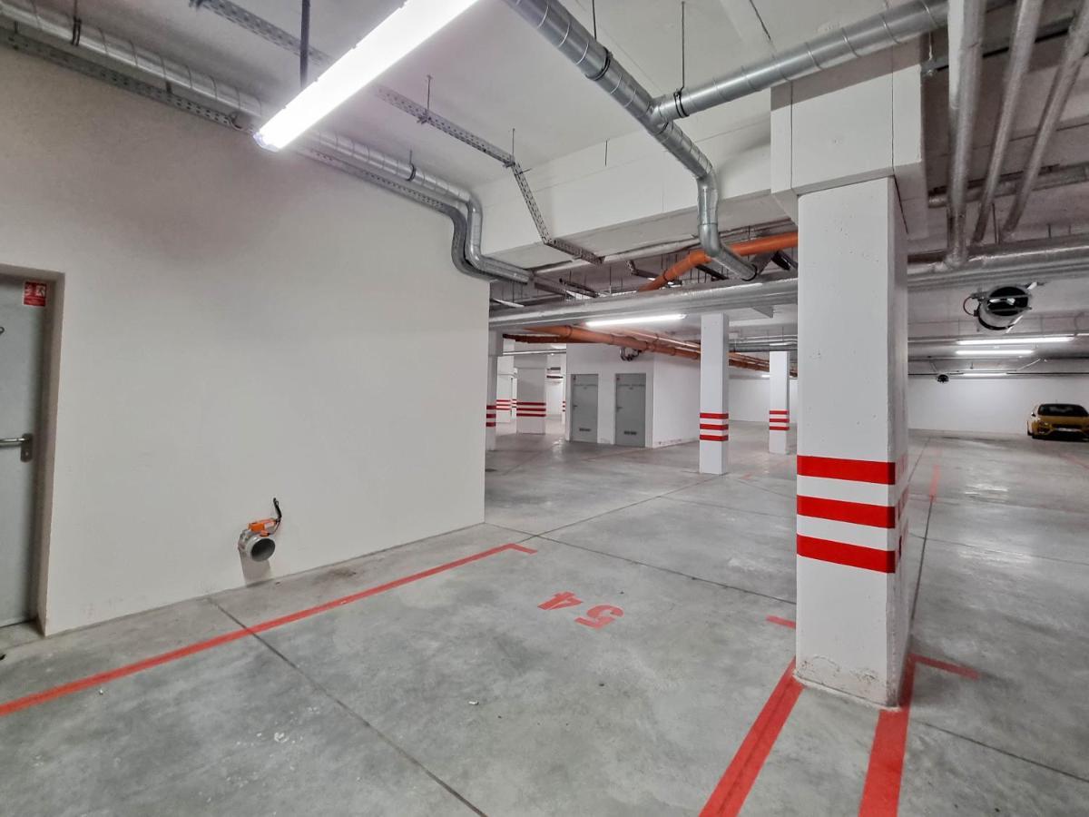 شقة Visit Baltic - Sun Towers -2 Sypialnie - Parking Inklusive سفينويتشي المظهر الخارجي الصورة