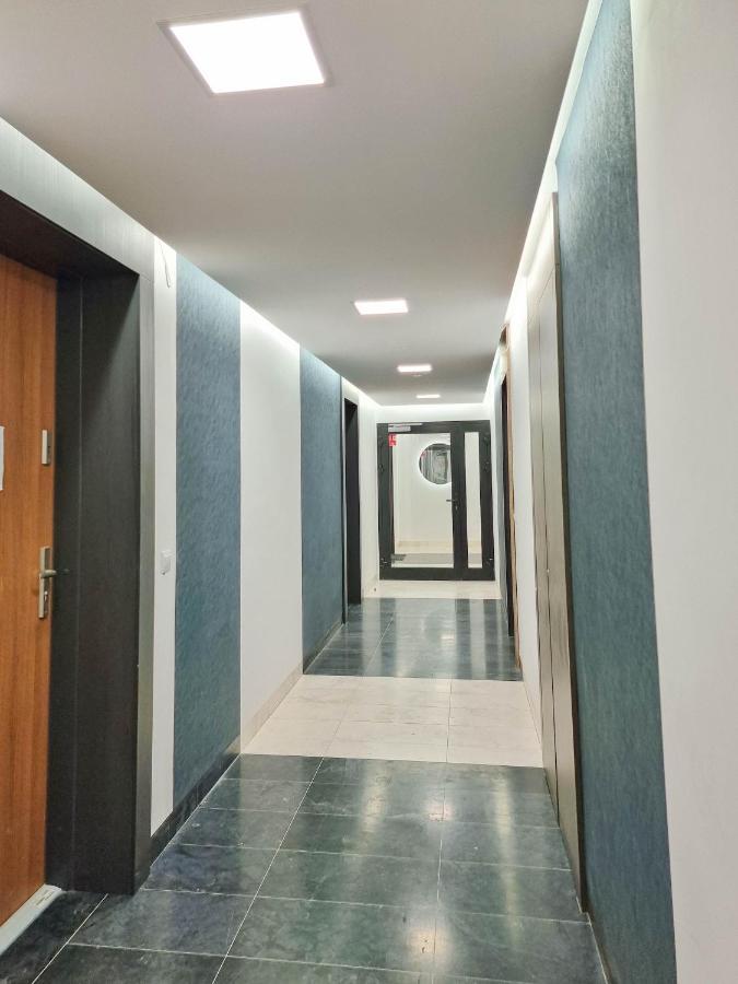 شقة Visit Baltic - Sun Towers -2 Sypialnie - Parking Inklusive سفينويتشي المظهر الخارجي الصورة