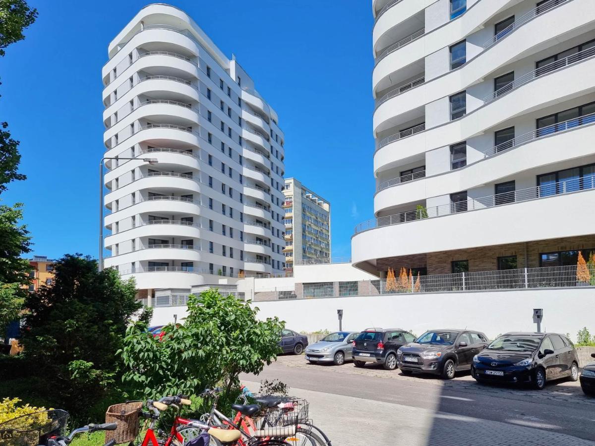 شقة Visit Baltic - Sun Towers -2 Sypialnie - Parking Inklusive سفينويتشي المظهر الخارجي الصورة